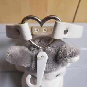 Off White heart choker